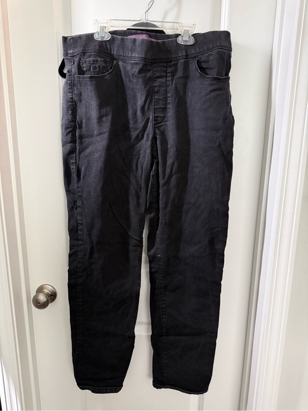 Gloria Vanderbilt Black Jeans with Purple Logo Tag